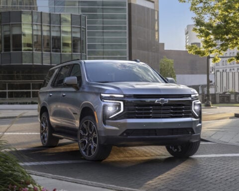 Edmunds SUV test: The new Nissan Armada takes a run at the Chevrolet Tahoe