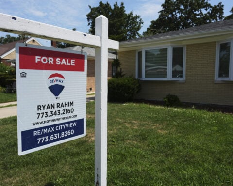 Homeowners turn to cash-out refinancing to take advantage of big gains in home equity