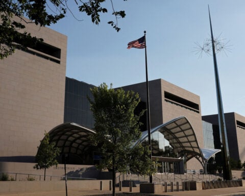 Anderson Cooper explains the White House's latest directive to vet Smithsonian museums