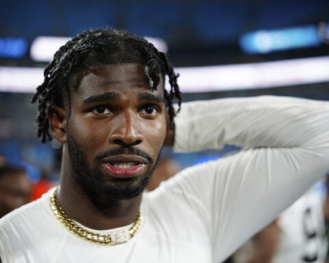 Browns rookie Shedeur Sanders injures his oblique during practice in Philadelphia