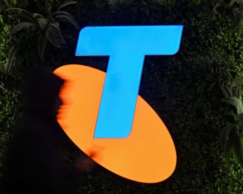 Telstra forecasts annual earnings below view, taking shine off share buyback plan