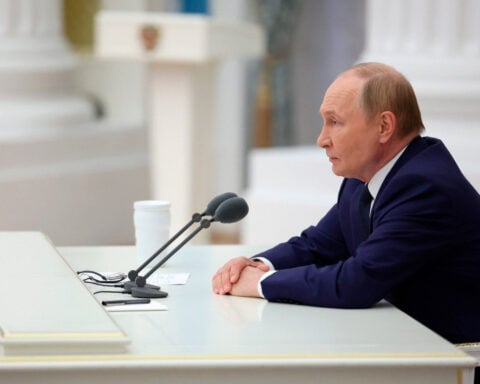 Putin praises Trump’s peace efforts and floats potential nuclear deal at Alaska summit