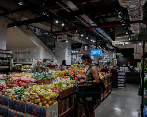 US import prices rebound in July on higher consumer goods costs
