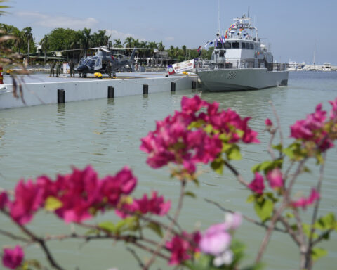 Australian and Philippine forces launch largest military exercises near disputed South China Sea
