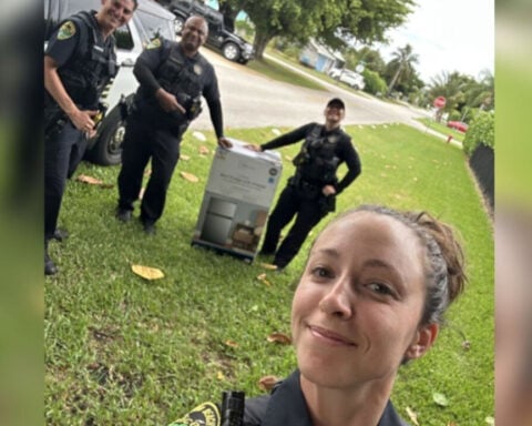 Officers team up to help mom of 4 in need
