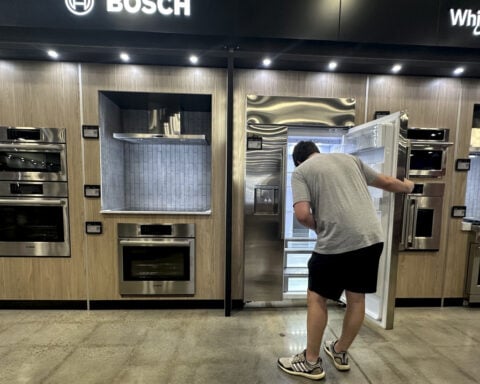 Retail sales rise 0.5% in July as some shoppers step up purchases ahead of tariffs