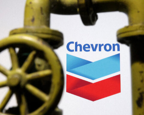 First two Venezuelan oil cargoes by Chevron after license depart to US
