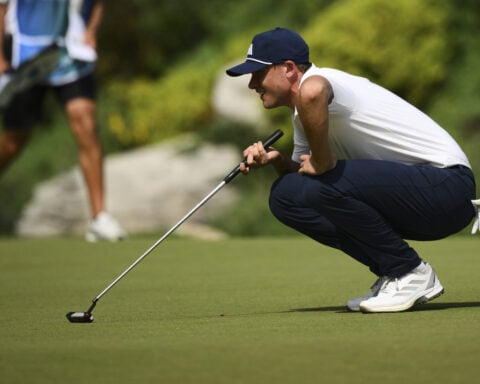 MacIntyre posts a 64 and builds 5-shot lead over Scheffler at BMW Championship