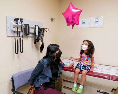 In break with current CDC recommendations, leading pediatrics group recommends Covid-19 shots for young children
