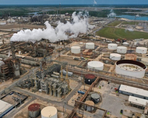 US oil and gas M&A activity quadrupled last year, report says