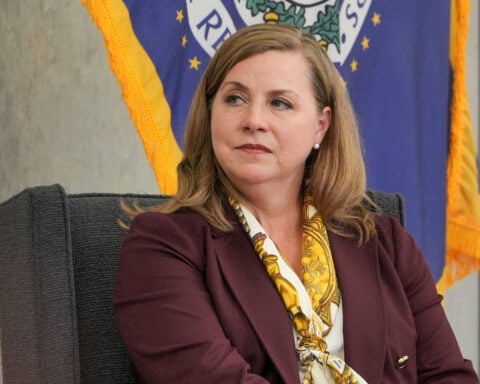 Fed's Bowman suggests allowing central bank staff to own small amounts of crypto products