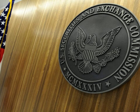US appeals court orders SEC to review short-selling rules