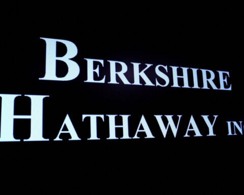 Berkshire Hathaway not looking to buy a train company, CNBC reports