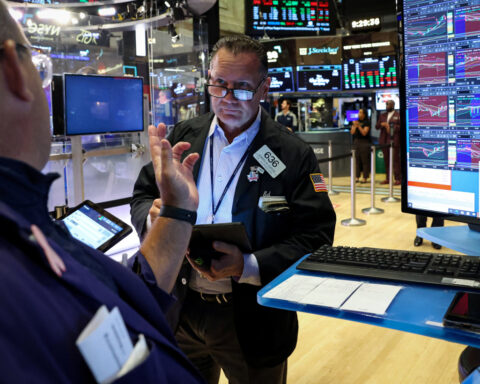 Trading Day: Pivoting on Powell's pivot