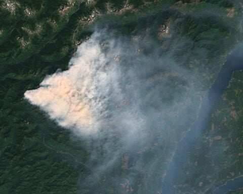 Border Patrol arrests 2 firefighters for being in the country illegally as they battled Washington’s biggest wildfire