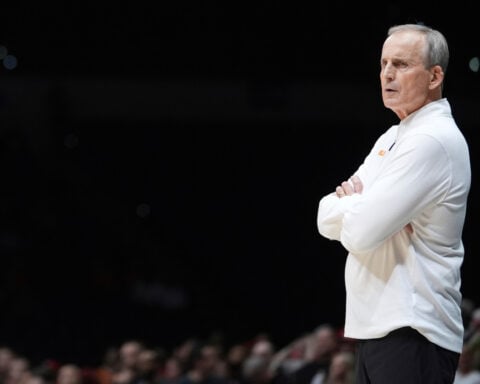 Rick Barnes signs a lifetime contract keeping him as Tennessee's coach