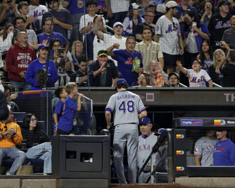 Jacob deGrom gets present in Citi Field return: a 6-run lead before throwing his first pitch