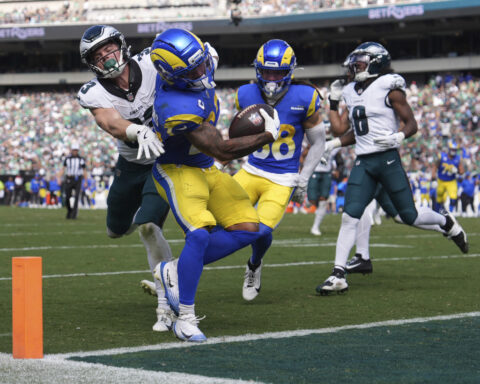 Jordan Davis seals Eagles' 33-26 thrilling win over Rams with Philly's 2nd blocked FG of 4th quarter