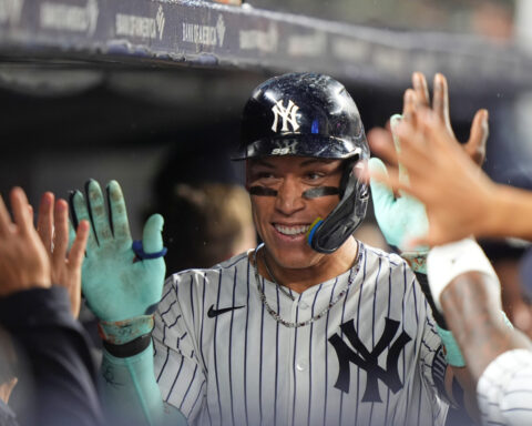 Judge ties MLB record by hitting 50 homers for 4th time as Yankees regain share of AL East lead