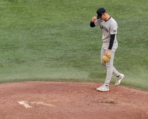 Yankees head home facing elimination after back-to-back beatdowns in Toronto