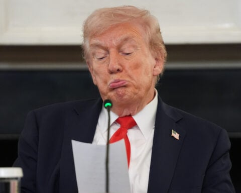 Trump receives urgent note from Rubio on Mideast peace deal during antifa roundtable