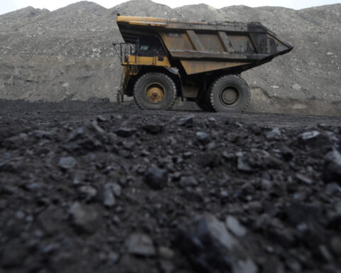US postpones Wyoming coal lease sale after disappointing Montana auction