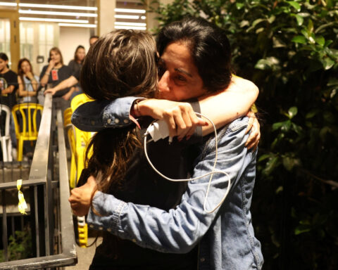 Israel and Hamas agree to first phase of Trump's plan to end Gaza war