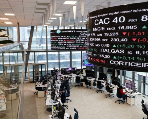 Asia stocks take tech train to new heights