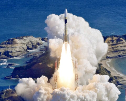 Investors pour record $3.5 billion into space as investors look beyond big names, report says