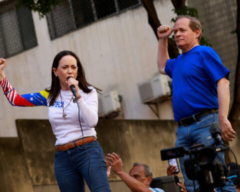 Nobel pick reinforces need for Venezuela's democratic transition, says Human Rights Watch