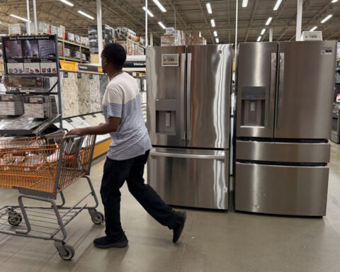 US consumer sentiment steady in October, but labor market worries persist