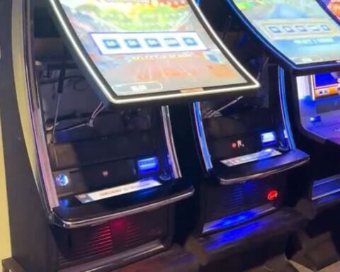 Police seize hundreds of illegal slot machines from 2 arcades