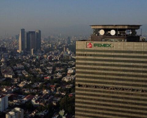 Pemex overhauling multiple units at Deer Park, Texas, refinery, sources say