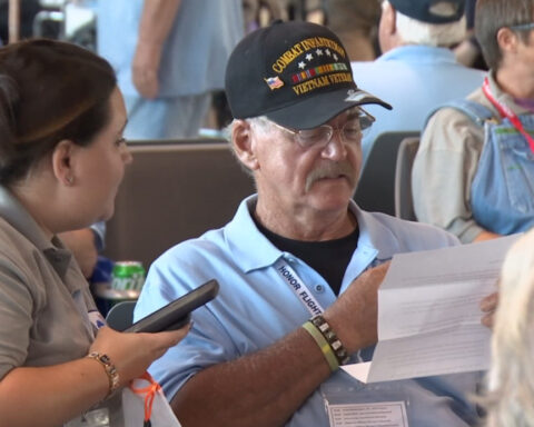 'Letters from Home': Honor Flight recreates Vietnam War mail call