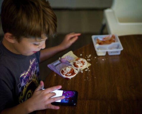 WIC food program receives $300M to keep running during government shutdown