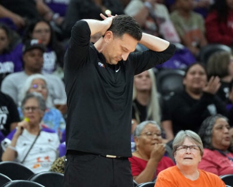 Phoenix Mercury coach Nate Tibbetts ejected from WNBA Finals Game 4 after heated argument