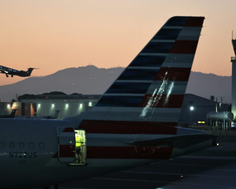How the government shutdown is making the air traffic controller shortage worse and leading to flight delays