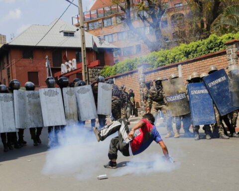 Madagascar PM urges dialogue and unity after soldiers join protesters