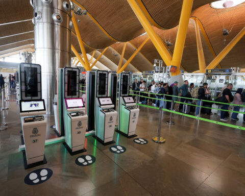 EU begins gradual rollout of digital border system