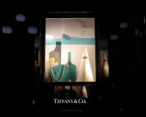 Soaring gold prices bring new headache to Tiffany-owner LVMH