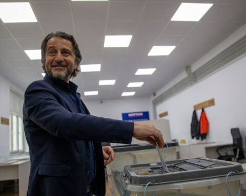 Most key municipalities in Kosovo are headed to runoffs, local election results show