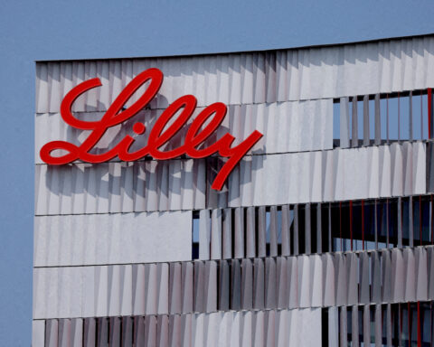 Roche, Lilly's blood test for Alzheimer's diagnosis gets US approval