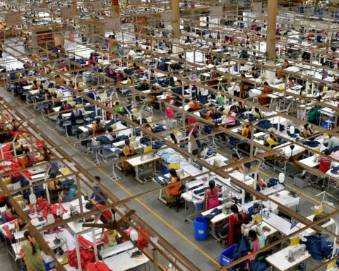 Indian textile exporters turn to Europe, offer discounts to offset US tariffs