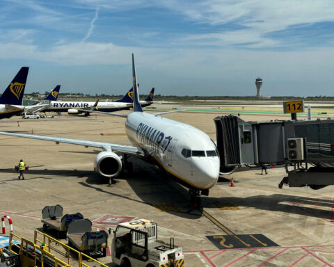 Europe's airline CEOs call for more support meeting green goals