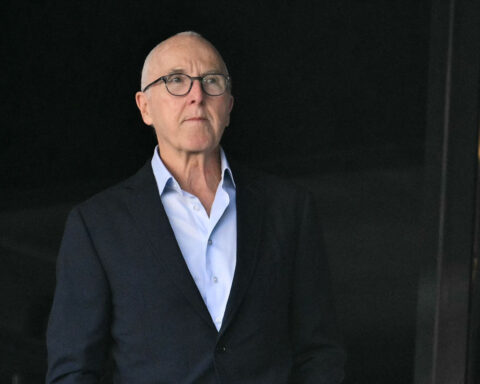 This billionaire investor who tried to buy TikTok is analyzing whether Trump’s deal is legal