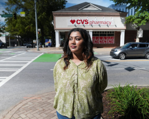 New US COVID guidelines add confusion, complications for Americans seeking shots