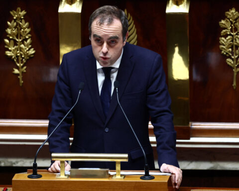 France to discuss reforming overseas territory New Caledonia's statute by year-end, PM says