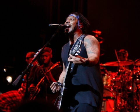 Jamie Foxx, Maxwell, Jill Scott, Flea, Doja Cat and more react to the death of D'Angelo