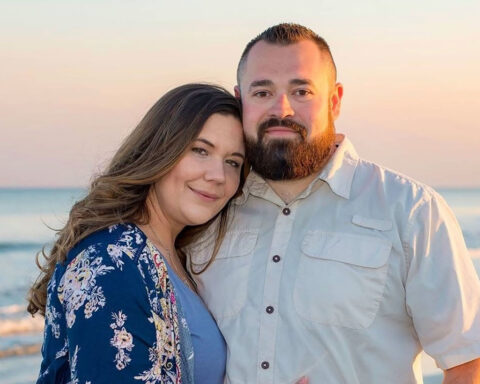 An Arkansas dad faces a murder charge for killing his daughter’s alleged abuser. Now he’s running for sheriff