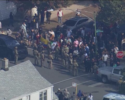 Chase involving federal agents led to a crash and angry community response in Chicago